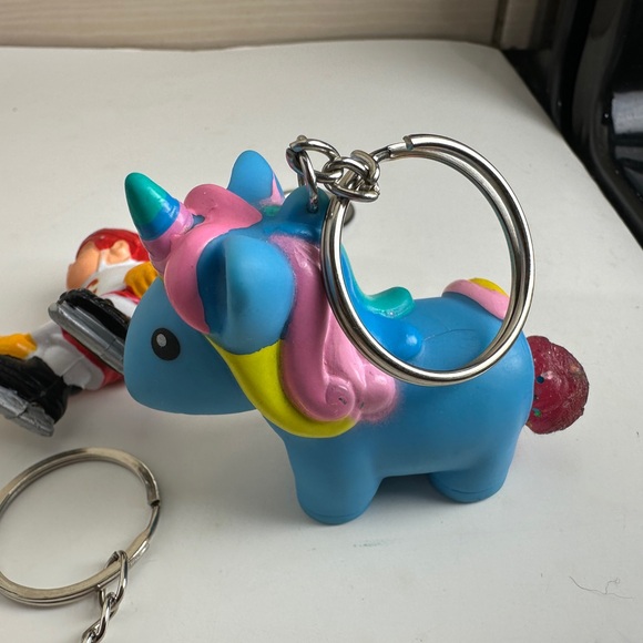 Assorted Kids Toy Keychains Set - Picture 9 of 11